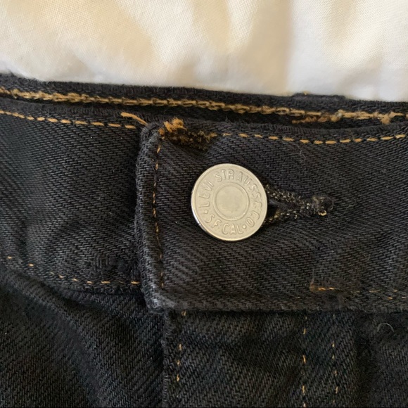 Black Red Tab Levi’s Shorts - Picture 4 of 5